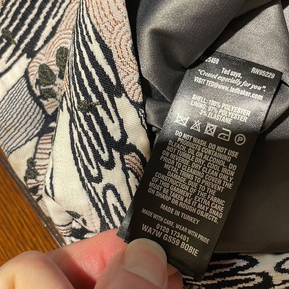 Ted Baker London Skirt. Black & white. Size 6 - Picture 6 of 12